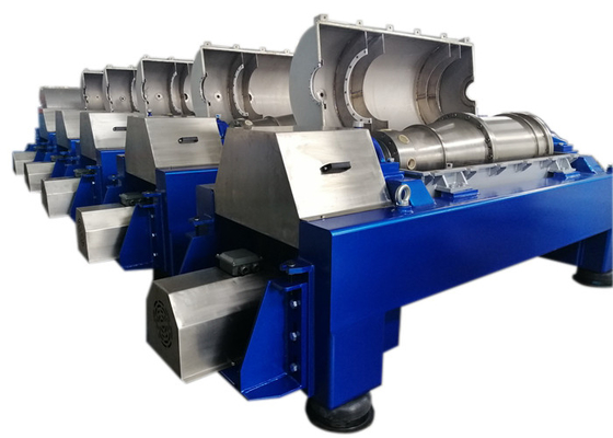 ความเร็วสูง Scroll Discharge Decanter เครื่องหมุนเหวี่ยงอุตสาหกรรม เกลือ Chemical Titanium Centrifuge